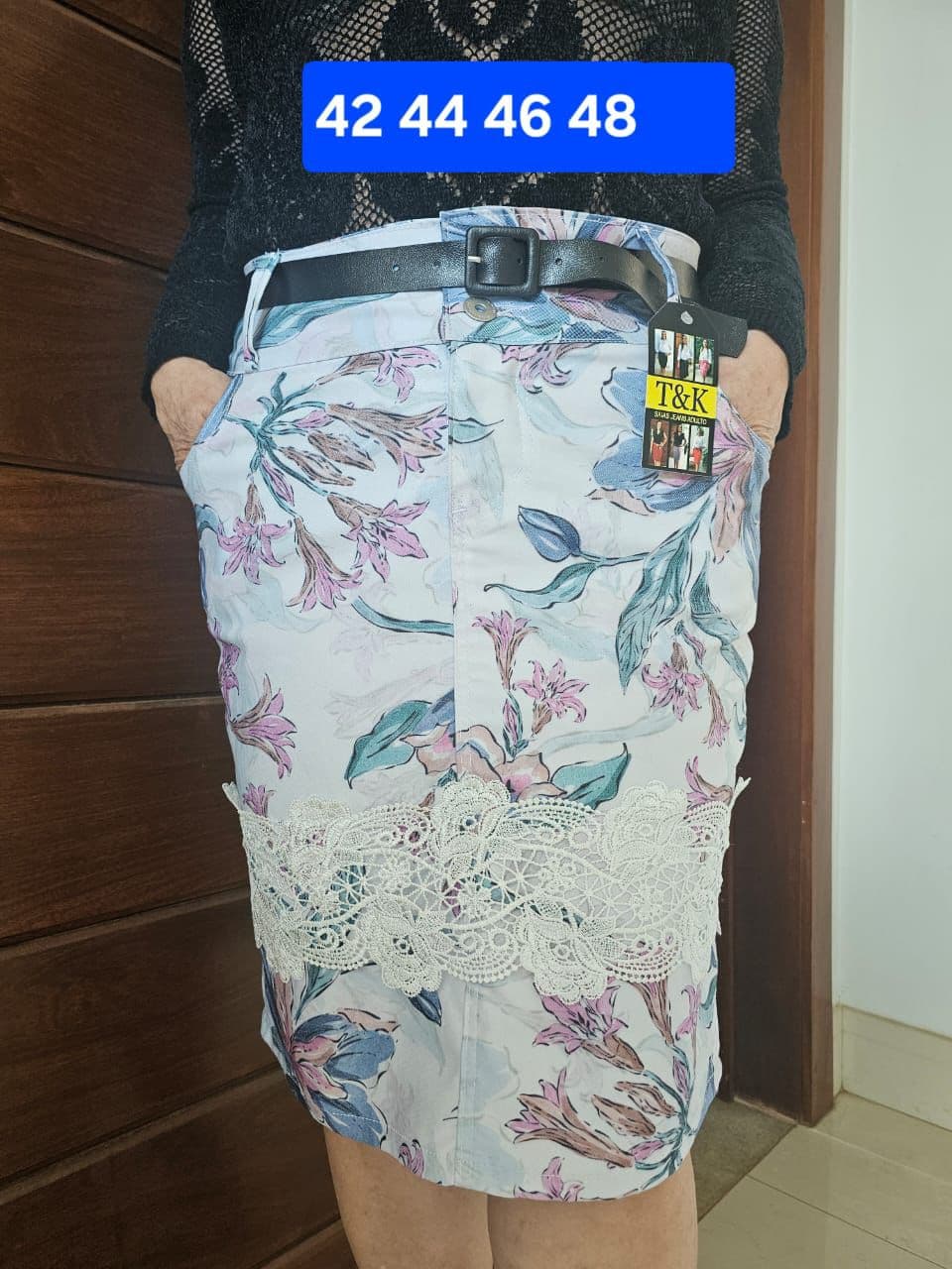 Saia Sarja Midi Estampada com Renda Floral